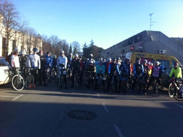 Prednovoletno druženje v Sežani privabilo več kot 40 kolesarjev